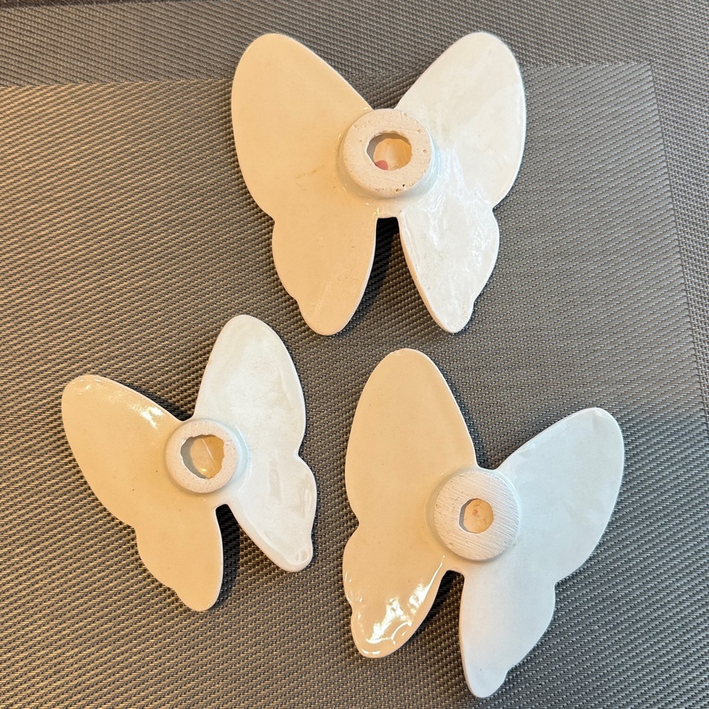 Vintage Homco Porcelain Butterfly Wall Decorations. Set of 3 - Picture 2 of 5
